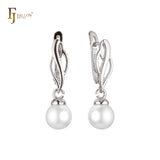 Pearl earrings in Rose Gold, two tone plating colors