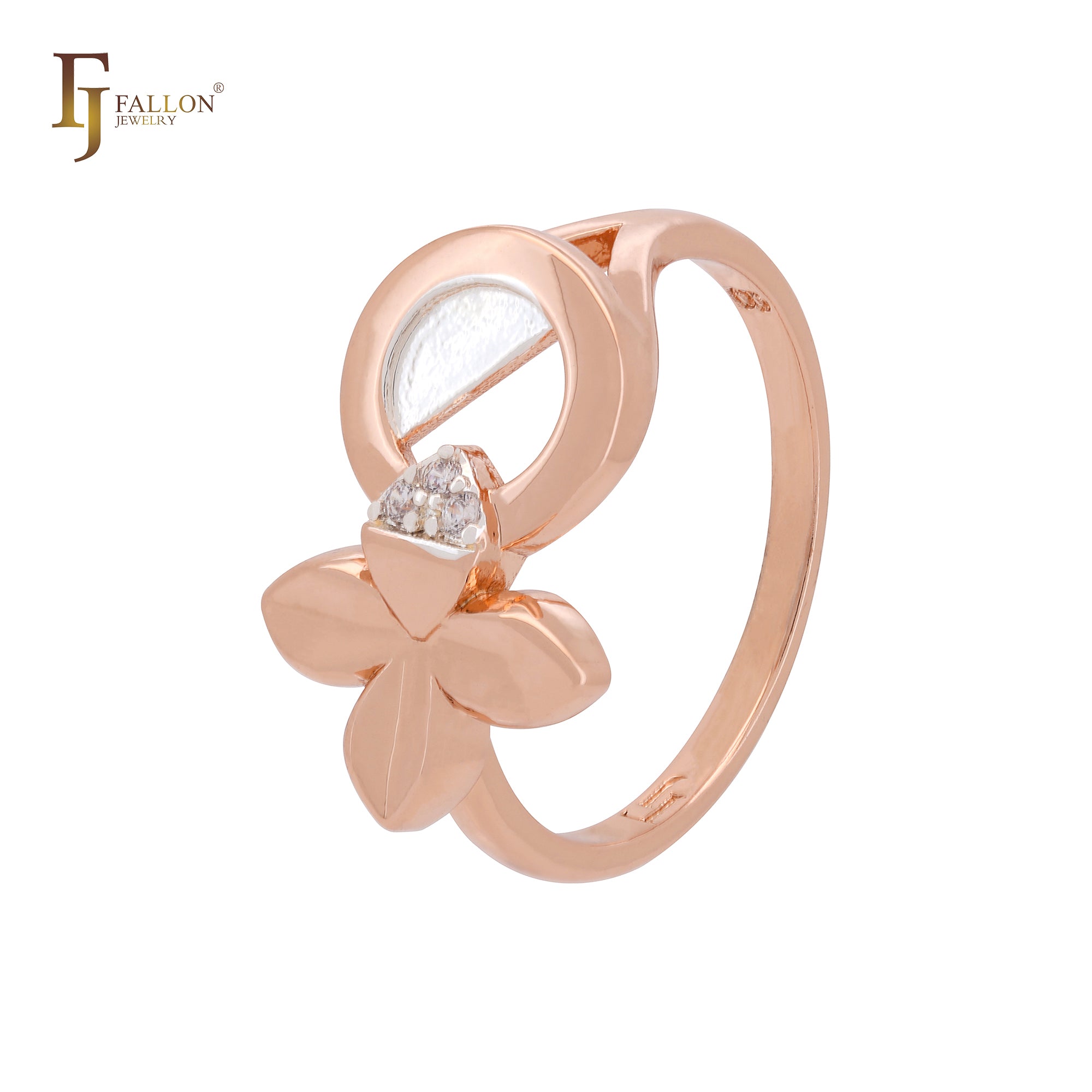 Circle mixed clover leaves of white CZs Rose Gold two tone Fashion Rings