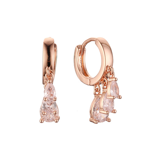 Aretes tipo aro con piedras en forma de lágrima en racimo en oro de 14K, baño de oro rosa en colores