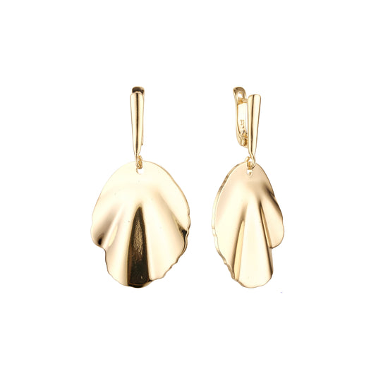 Aretes pequeños pétalos de rosa en Oro de 14K, baño de Oro Rosa colores