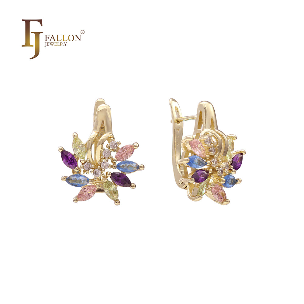 Pendientes con circonitas blancas y flores brillantes en racimo