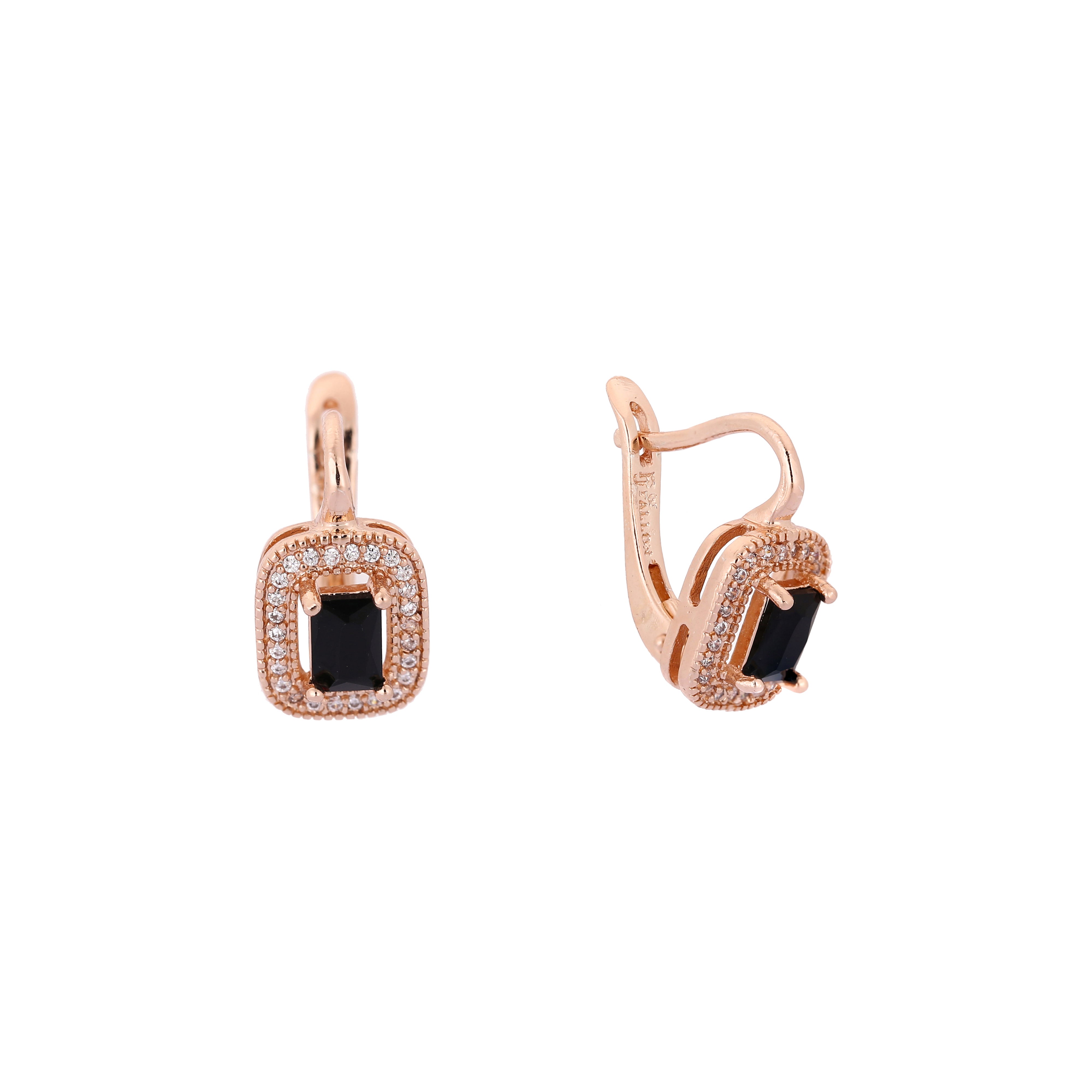 Aretes de oro rosa con halo de piedra talla esmeralda