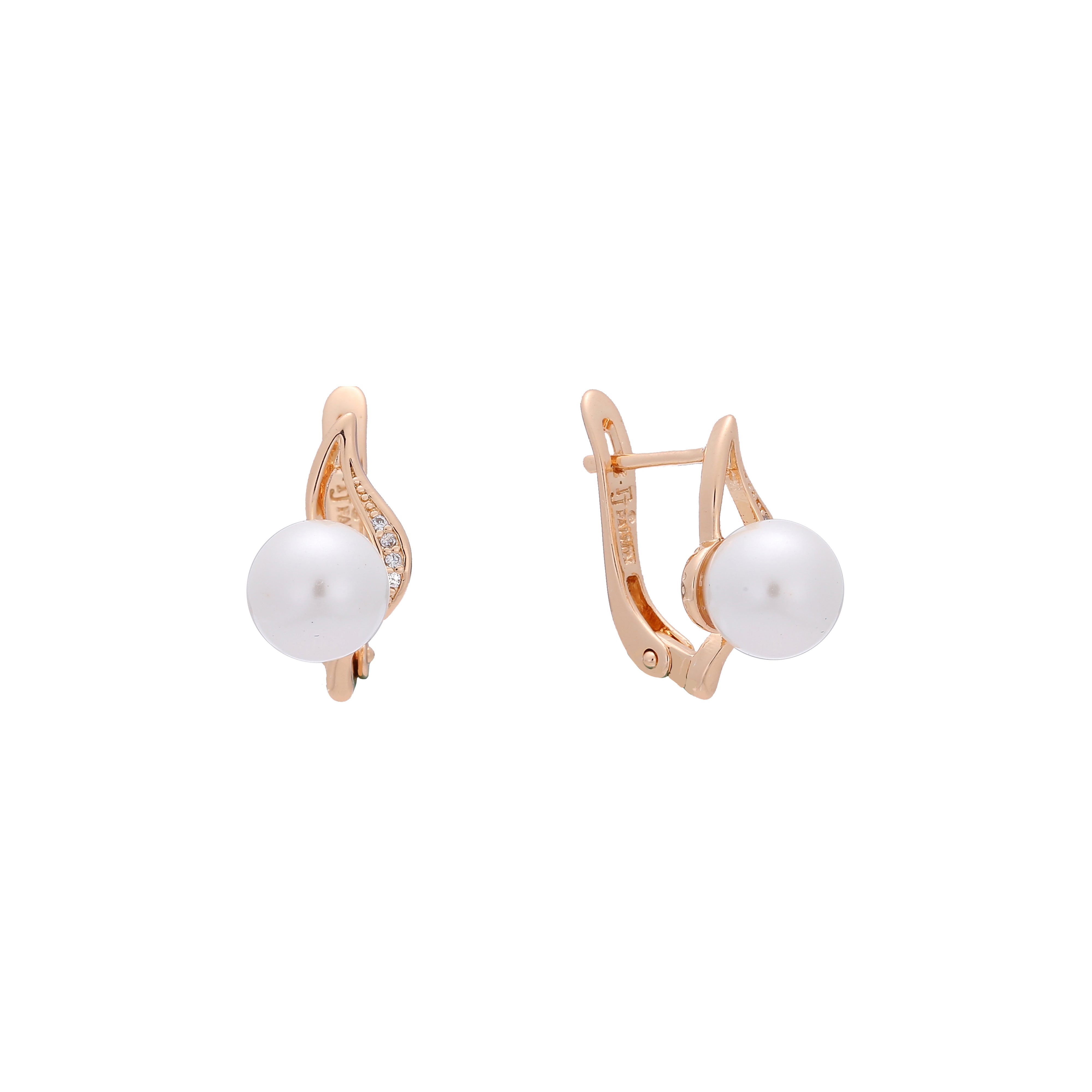 Pearl earrings in Rose Gold, two tone plating colors